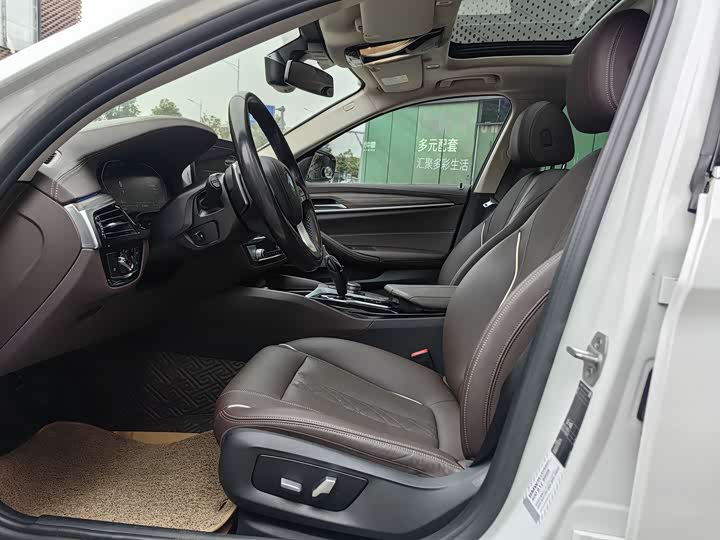 Фото 8 - BMW 5 Series