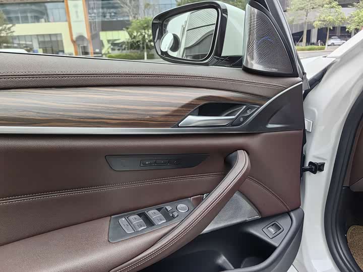 Фото 9 - BMW 5 Series