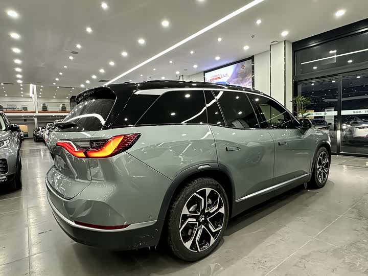 Фото 2 - Nio ES8