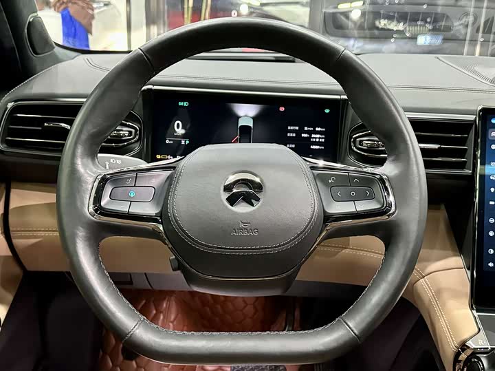 Фото 7 - Nio ES8