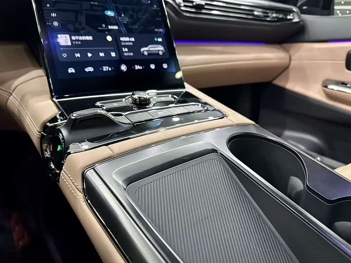 Фото 8 - Nio ES8