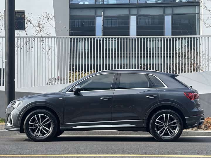 Фото 4 - Audi Q3