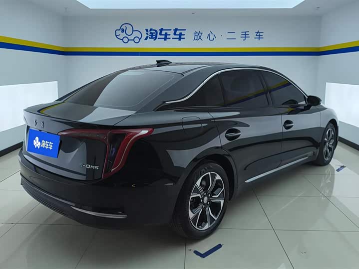 Фото 3 - Hongqi E-QM5