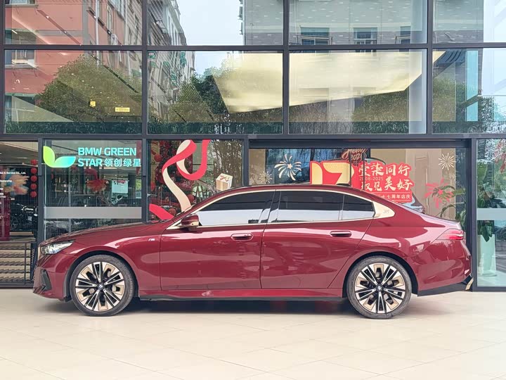 Фото 3 - BMW 5 Series