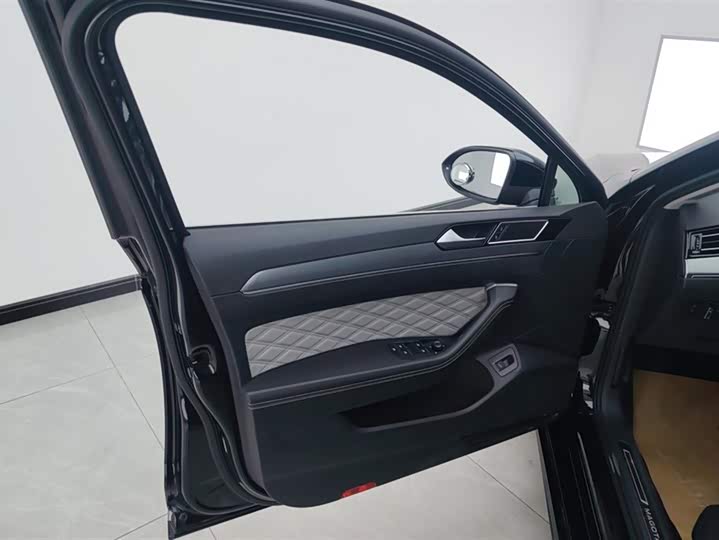 Фото 7 - Volkswagen Magotan