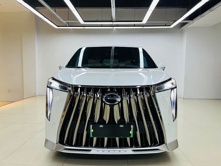 Фото 2 - GAC Trumpchi E9