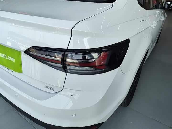 Фото 8 - Volkswagen Lavida