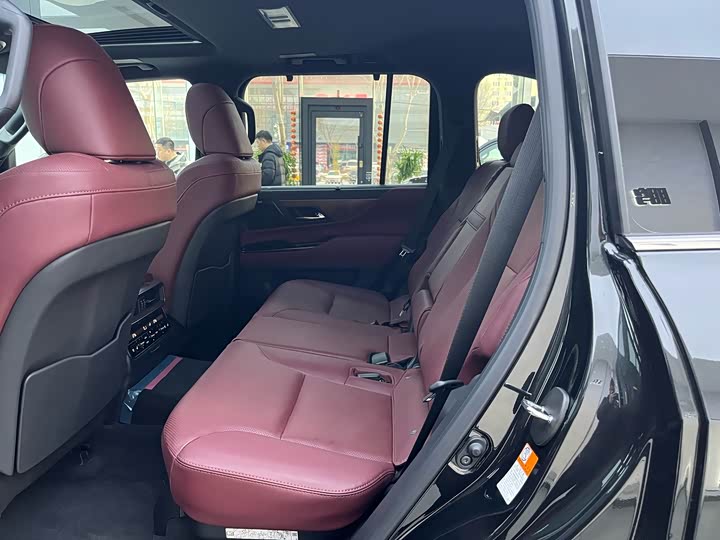 Фото 5 - Lexus LX