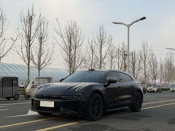 Фото 1 - Zeekr 001