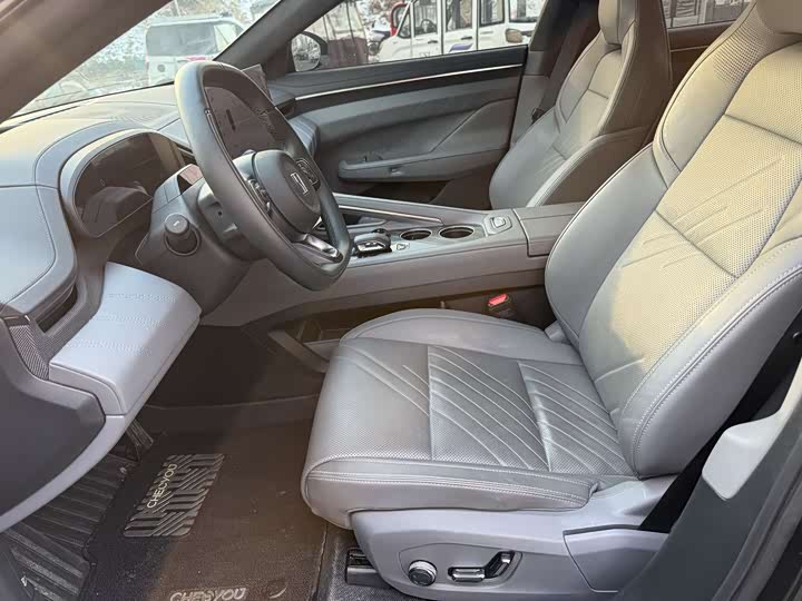 Фото 8 - Zeekr 001