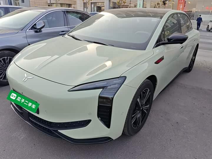 Фото 1 - Hongqi EH7