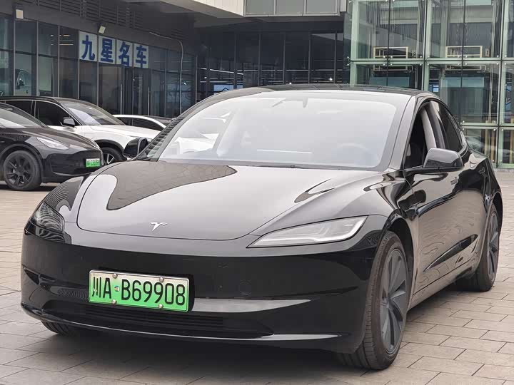 Фото 1 - Tesla Model 3