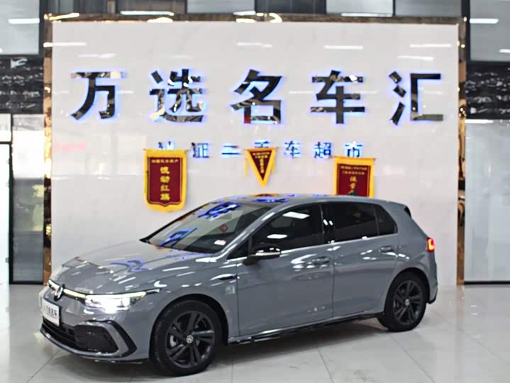 Фото 1 - Volkswagen Golf