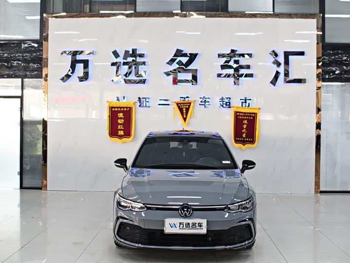 Фото 2 - Volkswagen Golf