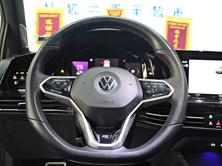 Фото 5 - Volkswagen Golf