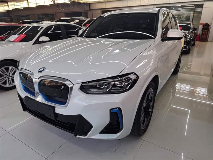 Фото 2 - BMW iX3