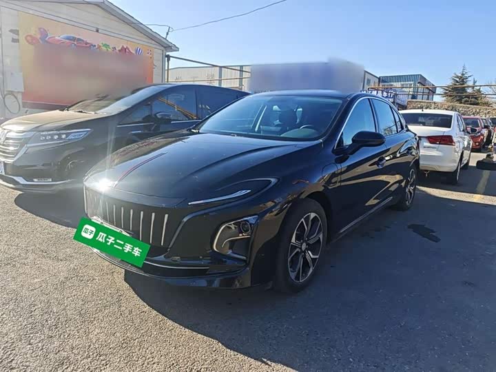 Фото 2 - Hongqi E-QM5