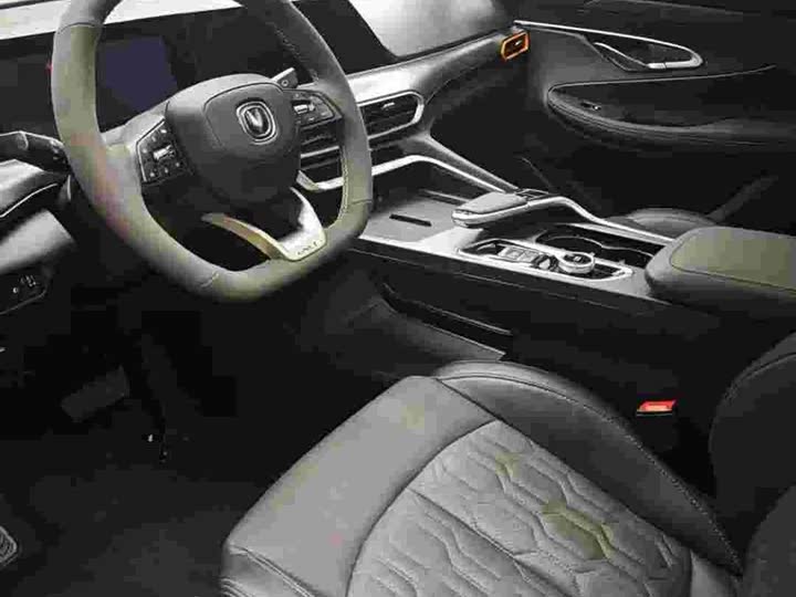 Фото 5 - Changan UNI-T