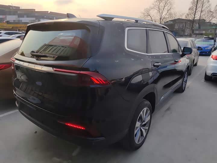 Фото 7 - Geely Okavango