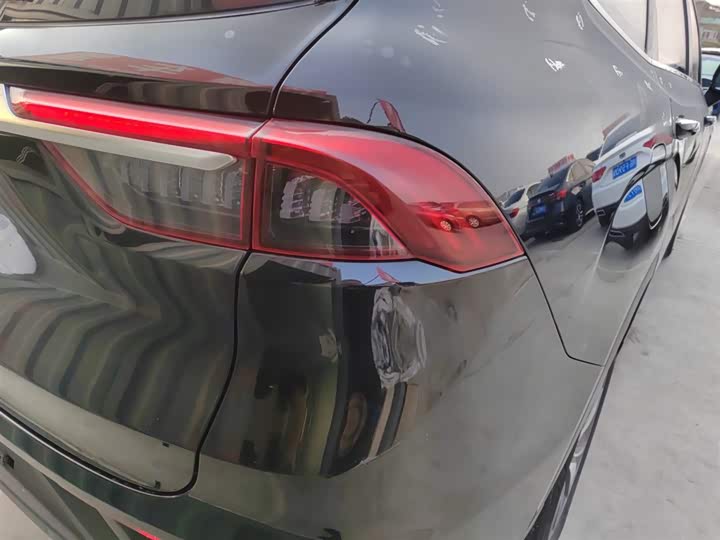 Фото 8 - Geely Okavango