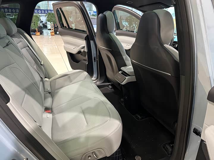 Фото 7 - Nio ES6