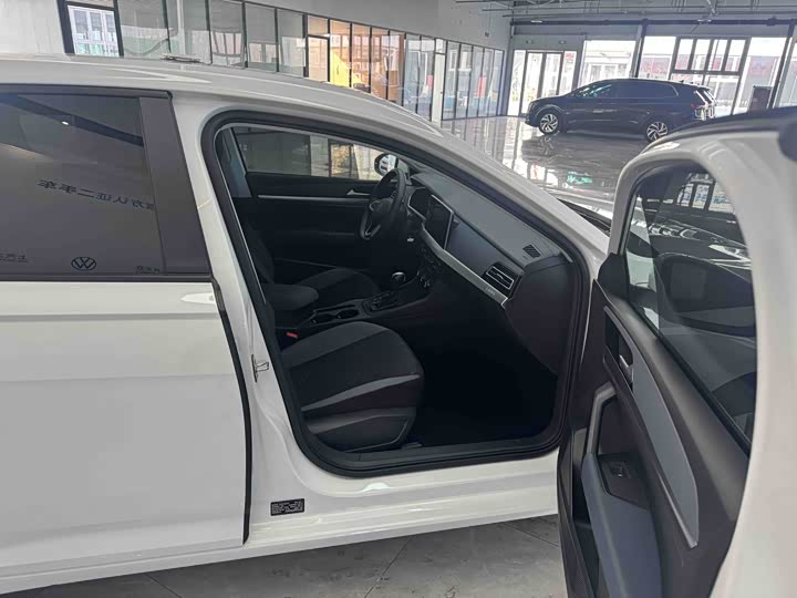 Фото 7 - Volkswagen Lavida