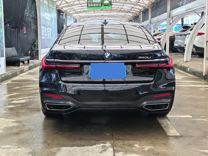 Фото 4 - BMW 7 Series