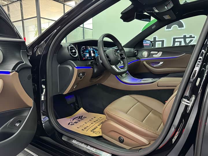 Фото 7 - Mercedes-Benz E-Class