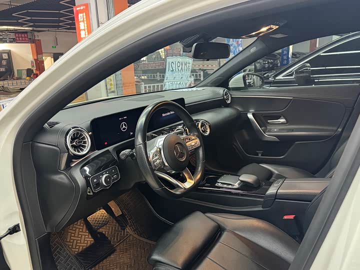 Фото 4 - Mercedes-Benz A-Class