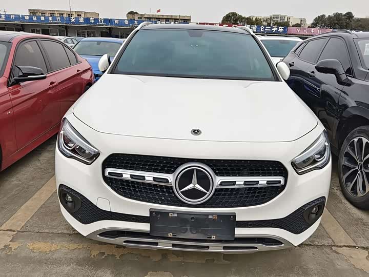 Фото 2 - Mercedes-Benz GLA-Class