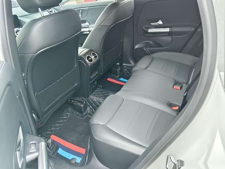 Фото 9 - Mercedes-Benz GLA-Class