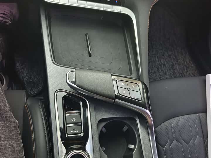 Фото 8 - Changan UNI-T