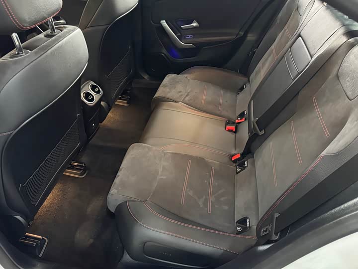 Фото 9 - Mercedes-Benz A-Class