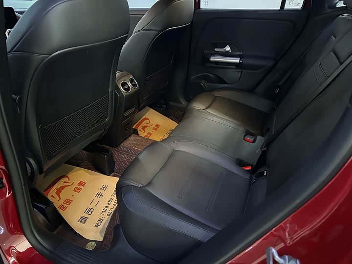 Фото 9 - Mercedes-Benz GLA-Class