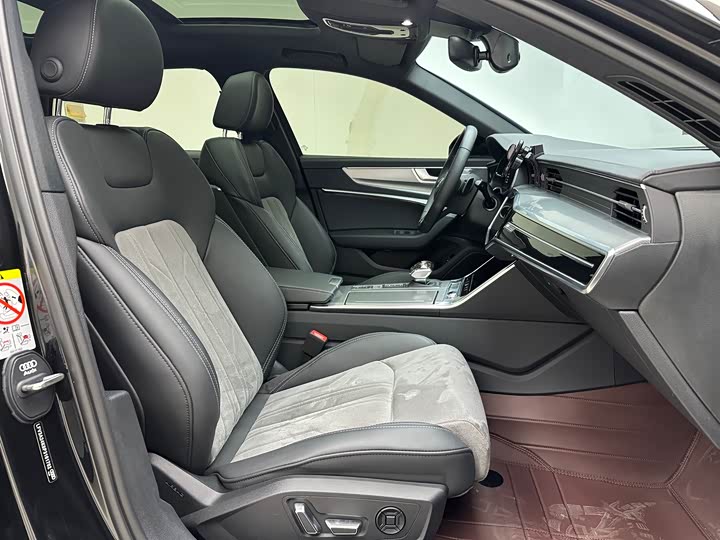 Фото 5 - Audi A6L