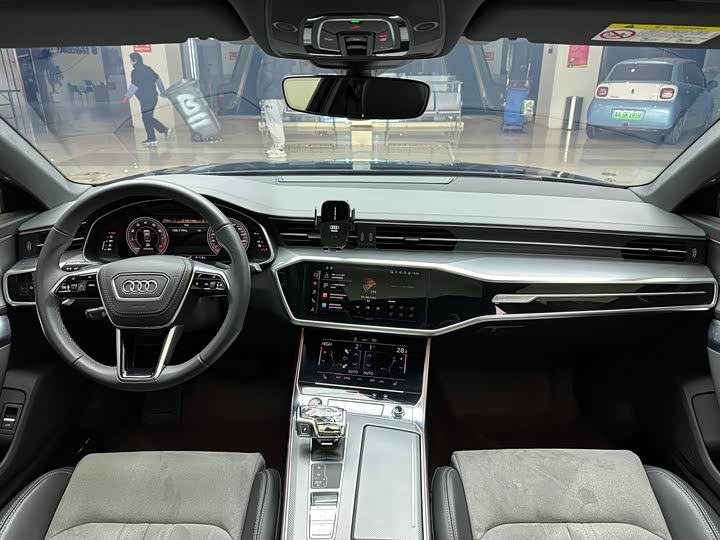 Фото 7 - Audi A6L