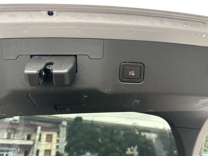 Фото 9 - Changan UNI-V Hybrid