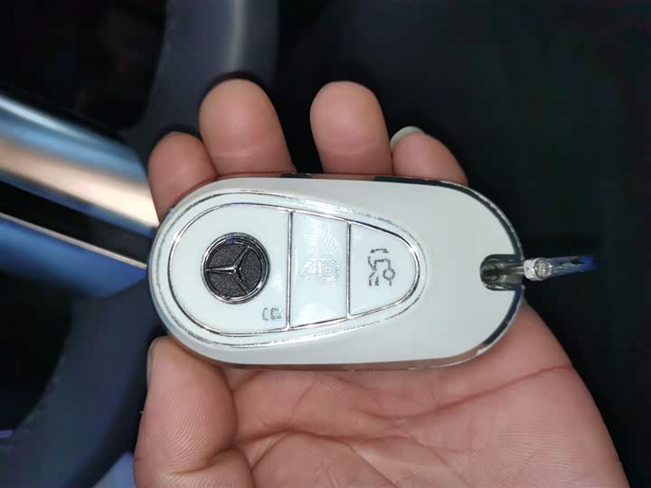 Фото 9 - Mercedes-Benz C-Class