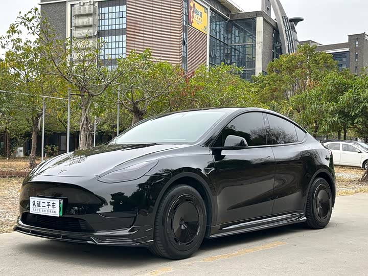 Фото 1 - Tesla Model Y