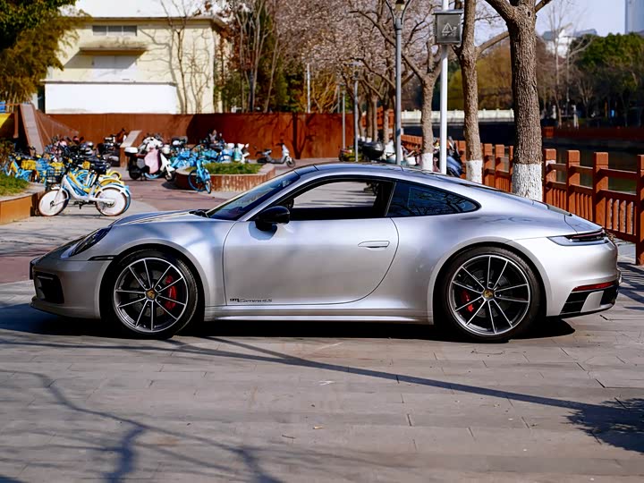 Фото 3 - Porsche 911