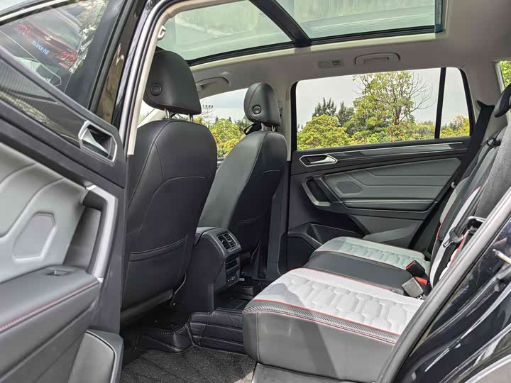 Фото 5 - Volkswagen Tiguan L Pro