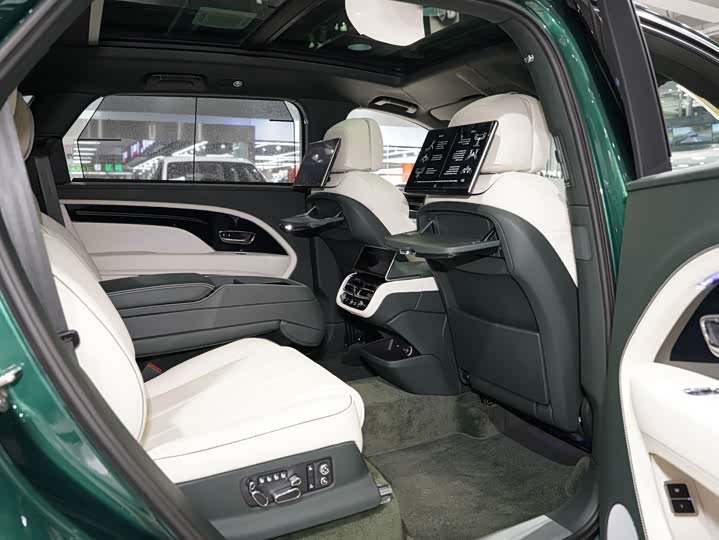 Фото 6 - Bentley Bentayga