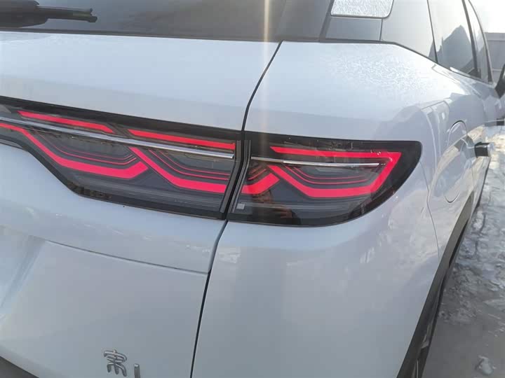 Фото 8 - BYD Song L DM-i Hybrid