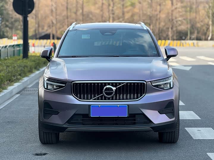 Фото 2 - Volvo XC40