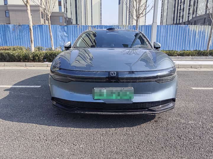 Фото 2 - Zeekr 007