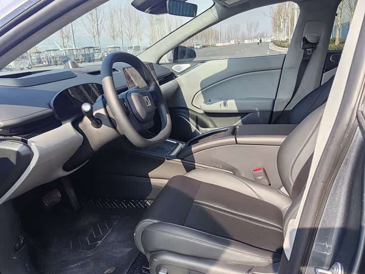 Фото 9 - Zeekr 007