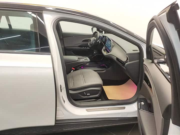 Фото 8 - Hongqi EH7