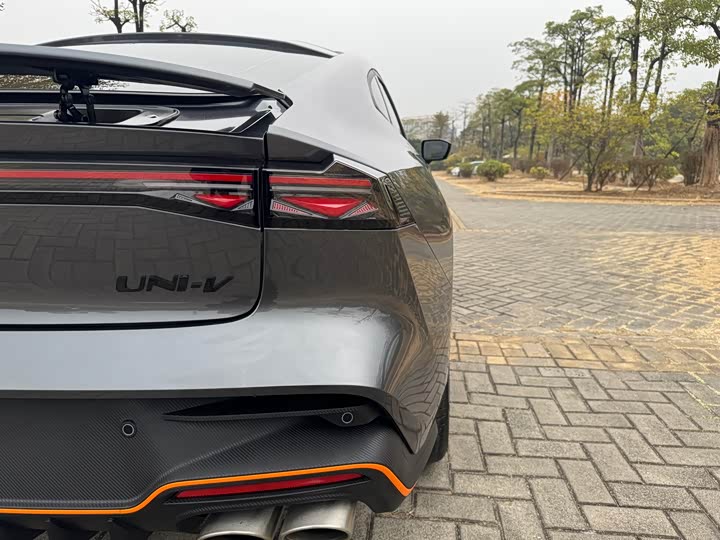 Фото 8 - Changan UNI-V