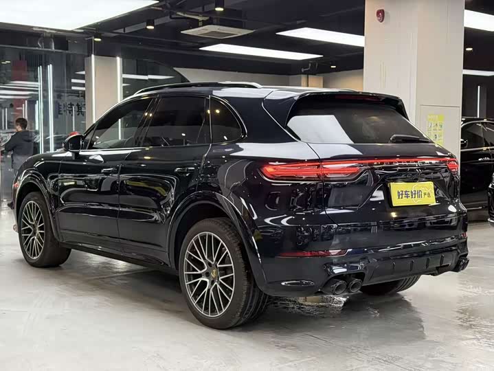 Фото 5 - Porsche Cayenne