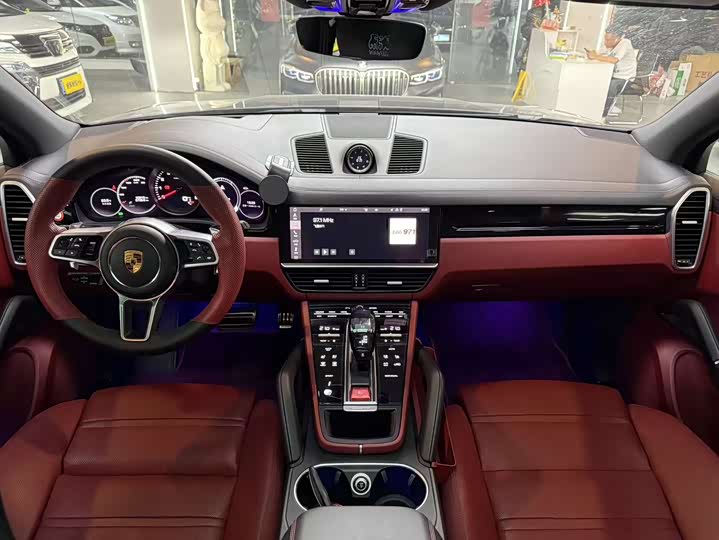 Фото 7 - Porsche Cayenne